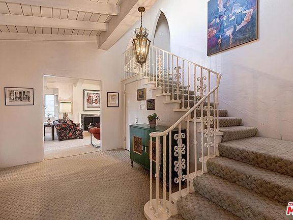 2nd image of 213 S Rodeo Dr