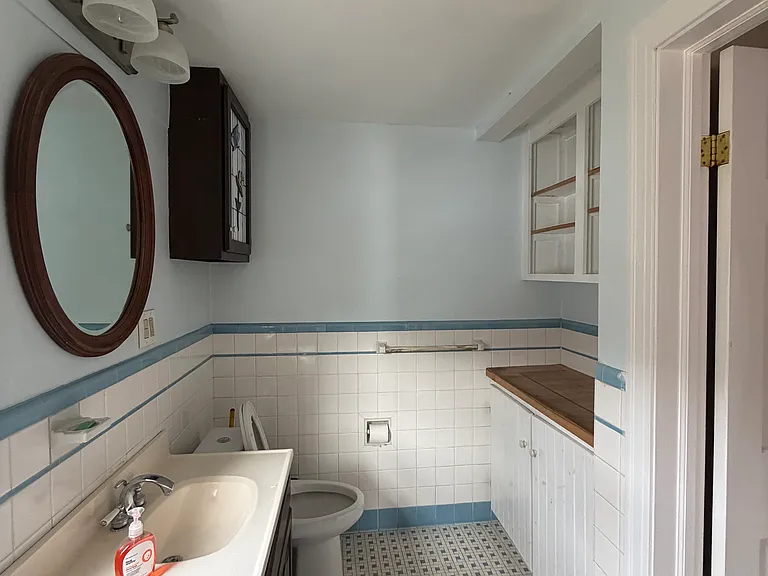 162 Emmett Ave — Photo 7