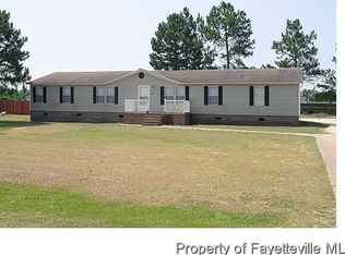 6213 Earp Ct, Hope Mills, NC 28348