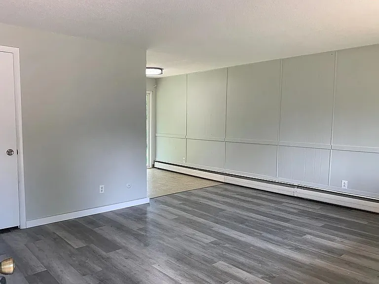 1210 Georgetown Rd — Photo 3