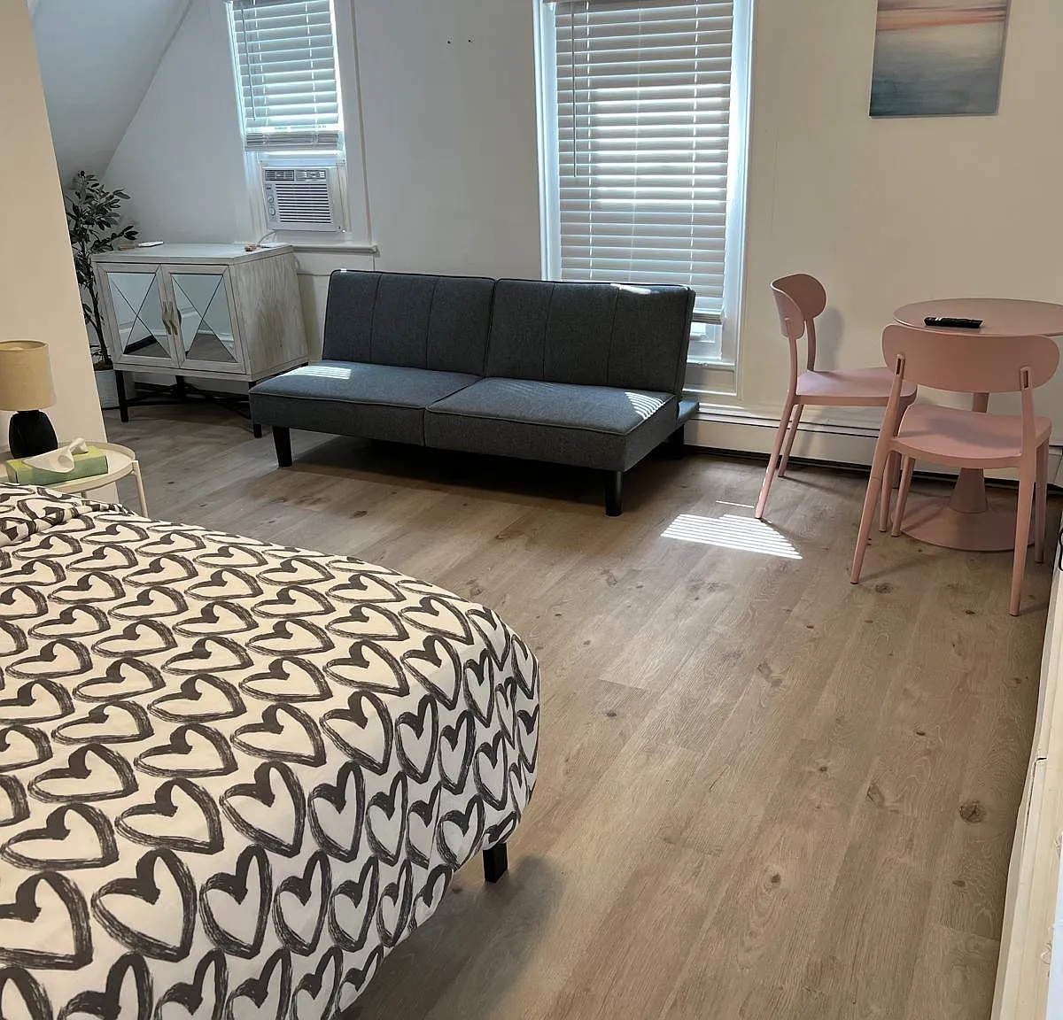 Studio, 300 sqft, $1,295 — Photo 1