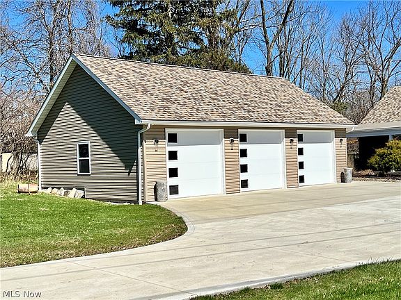 3rd image of 300 Brookvalley Dr