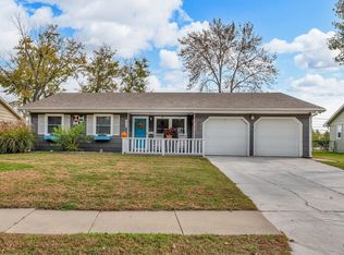 4236 SW Twilight Dr, Topeka, KS 66614