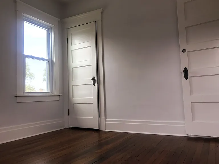 42 Myron Ave — Photo 8
