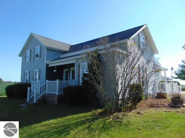 6689 S Wells Rd, Ashley, MI 48806