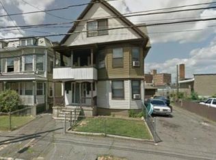 30-32 Sanford Ave, Bridgeport, CT 06604