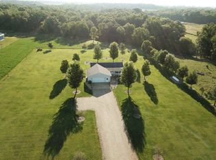 6120 Angus Ln, Hopedale, IL