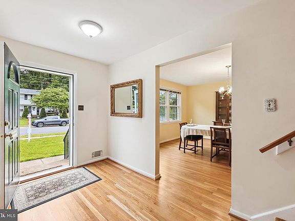 2nd image of 10205 Cardinal Rd