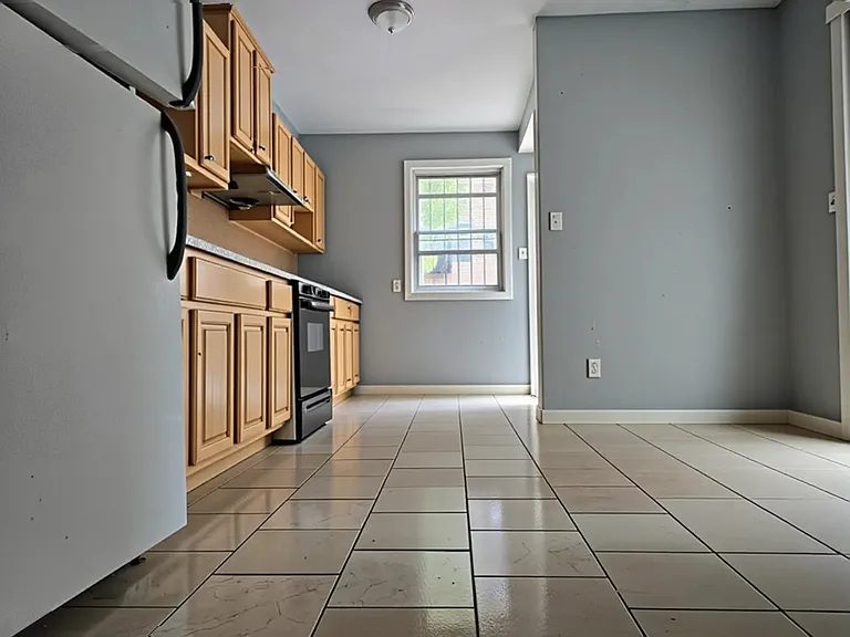 179 E 5th St #1 — Photo 1