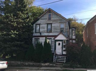 712 Hill St, Dubuque, IA 52001