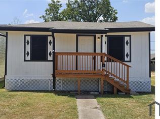 111 N 4th St, La Porte, TX 77571