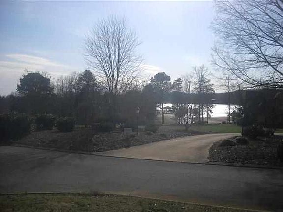 3rd image of 114 River Place Ct