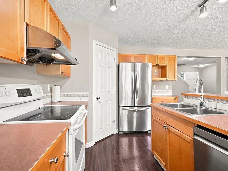 88 Rockyledge Cres NW #88 — Photo 4
