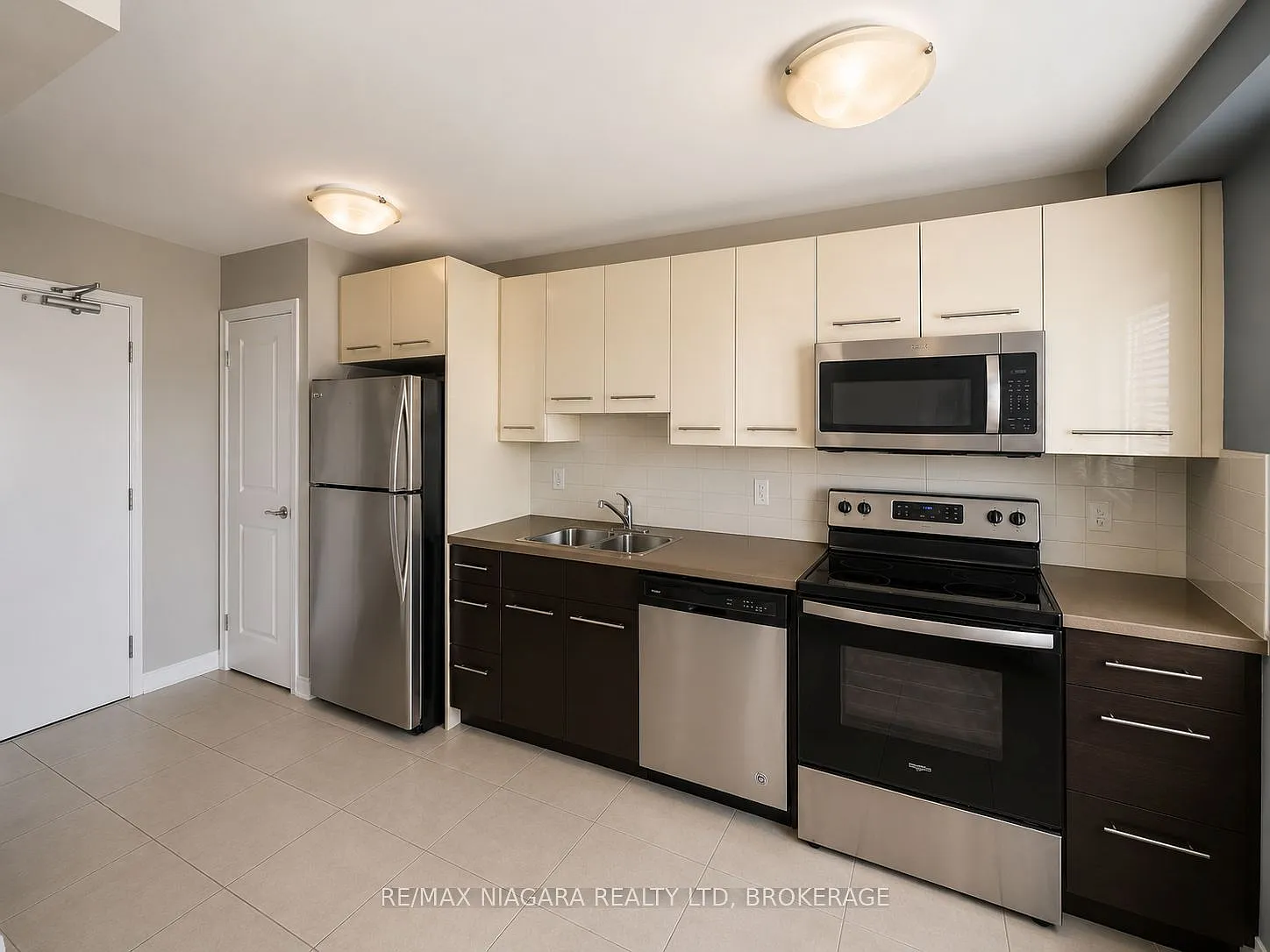 2 bed, $1,799 — Photo 3