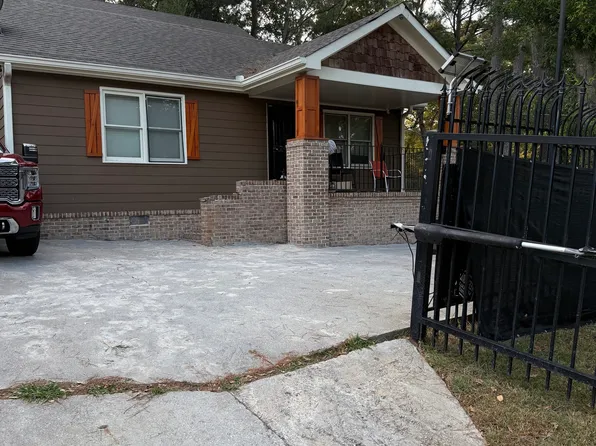 586 Commercial Ave NW, Atlanta, GA 30318