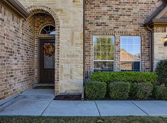 2nd image of 1201 Catherine Ln