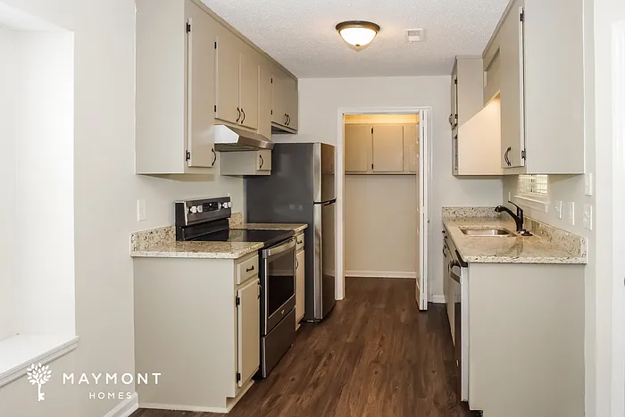 3 bed, 2.0 bath, 1270 sqft, $1,665 — Photo 4