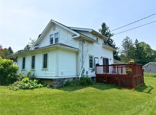 7 Bell Rd, Grove City, PA 16127