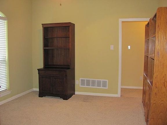 5th image of 5701 Pinecrest Ct