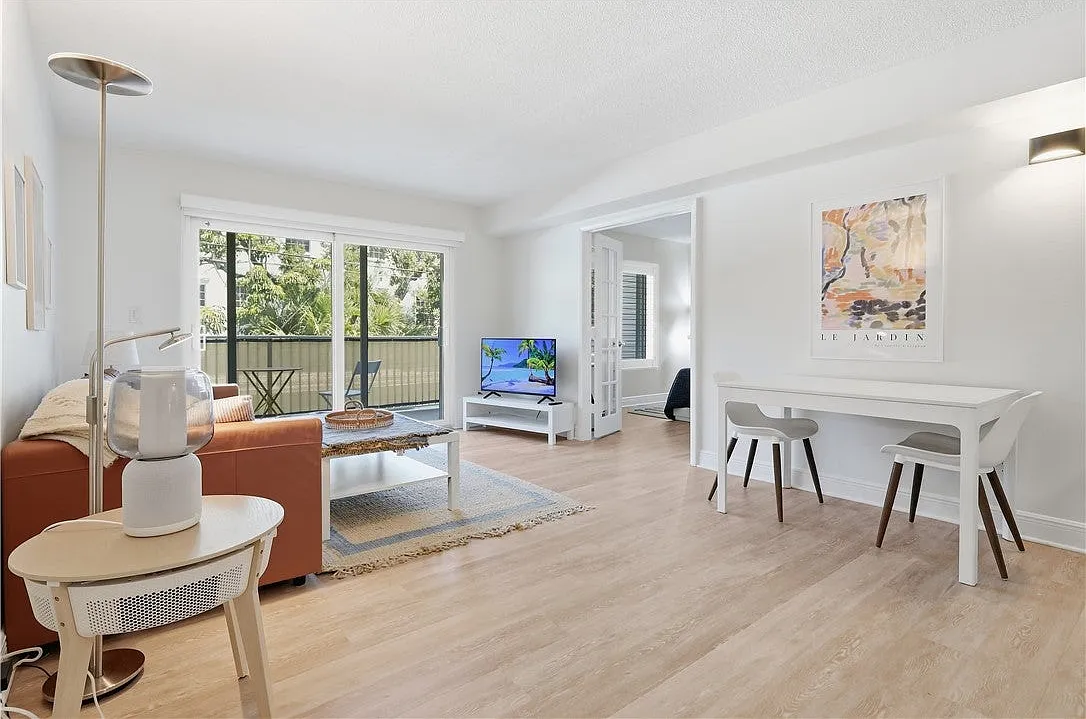 2 bed, 863 sqft, $4,500 — Photo 3