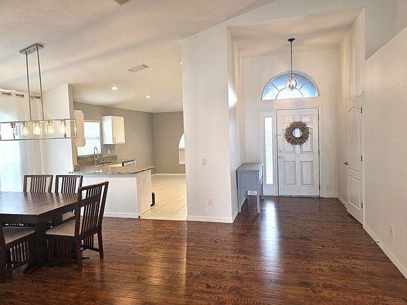 2nd image of 3214 Prairie Iris Dr