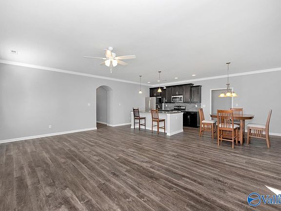 5th image of 204 Iron Cir