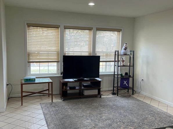 27C Benjamin Franklin Dr