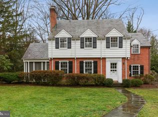 8024 Hampden Ln, Bethesda, MD 20814