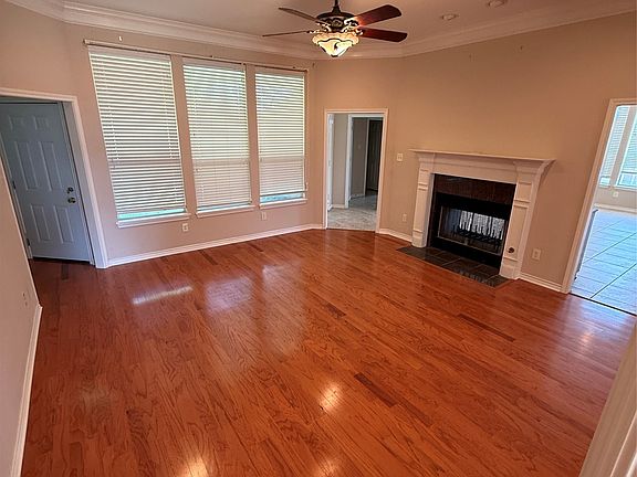 5th image of 3814 Lamb Dr