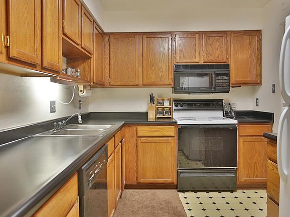 4th image of 1815 Gardiner Ln APT A4