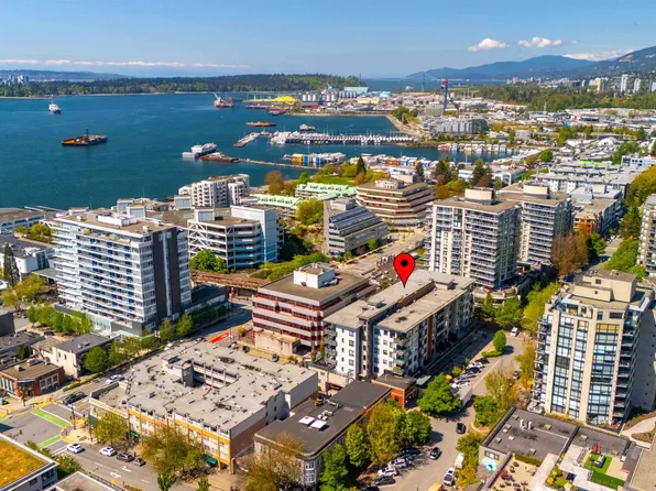 123 W 1st St #409, North Vancouver, BC V7M 0E5