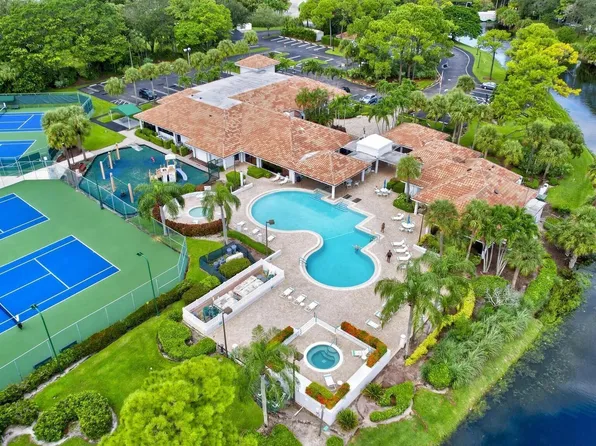 2563 Egret Lake Dr #1, West Palm Beach, FL 33413