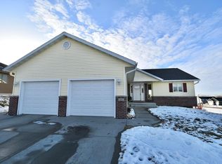 203 10th St, Goodhue, MN 55027