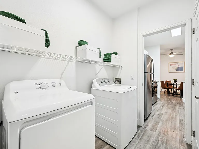 Stone Cliff Apartments — Photo 16