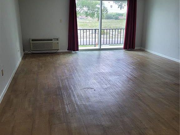 3rd image of 214 Golf Villas Ct NW