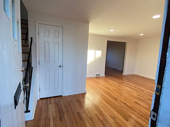 3rd image of 4215 Millington Rd