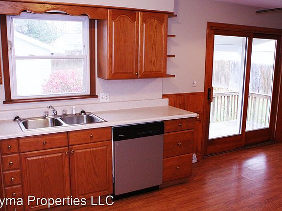 4th image of 3841 Hazelwood St