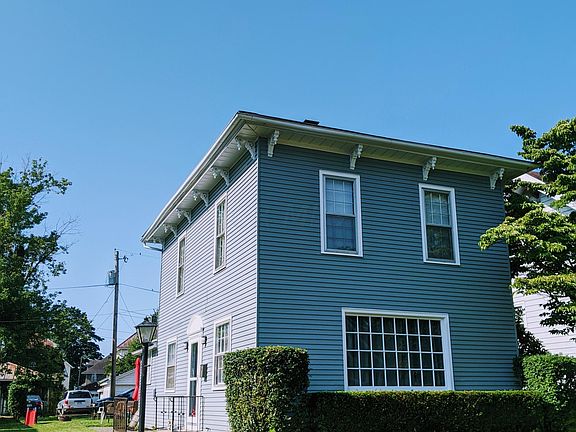 3rd image of 612 E Vine St