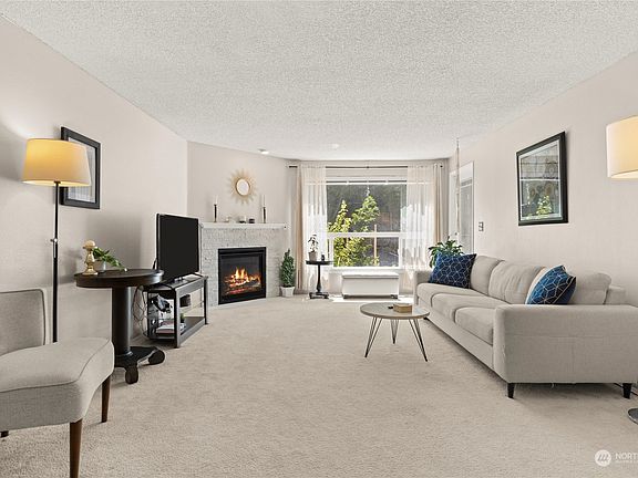 2nd image of 9416 1st Avenue NE #114