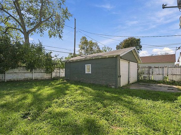 5th image of 3318 Felician St