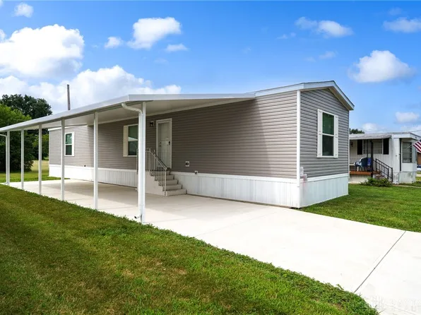 1091 S Dayton Lakeview Rd Trailer 14, New Carlisle, OH 45344