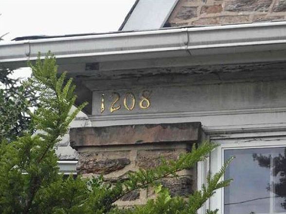 2nd image of 1208 Dyre St