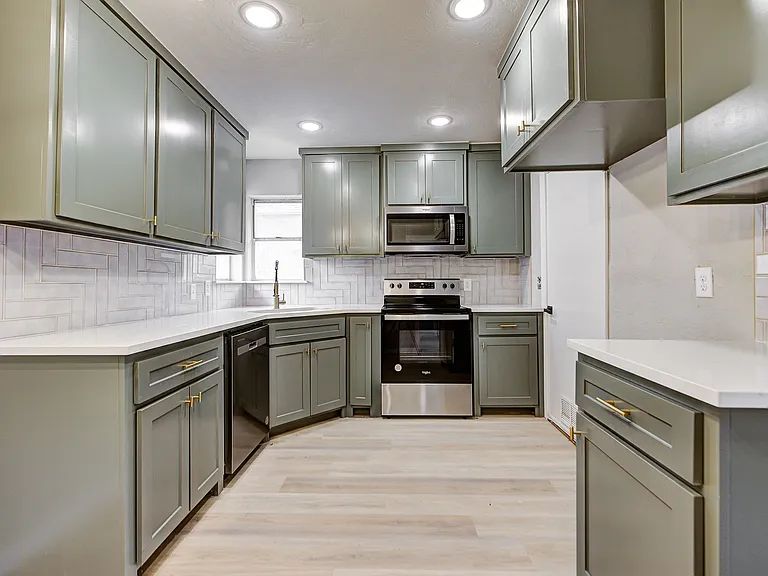 320 NW 86th St — Photo 5