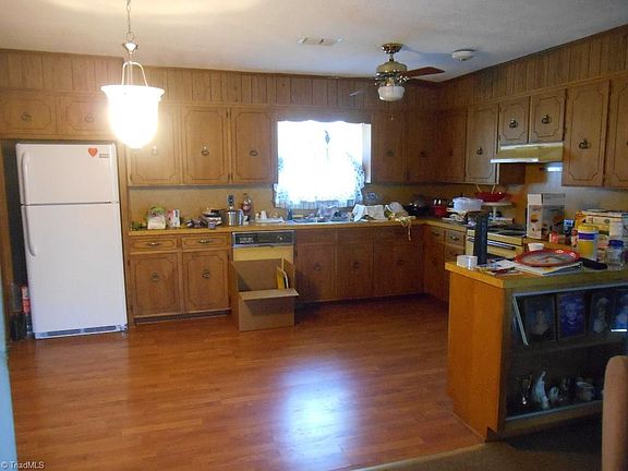 2nd image of 292 Marion Dr