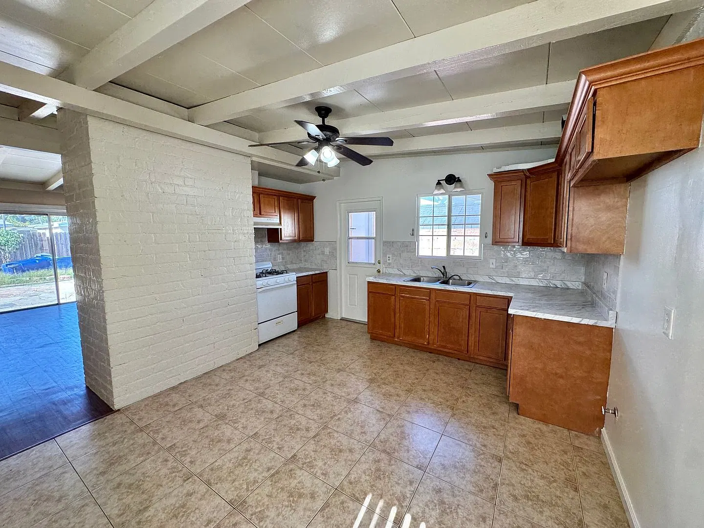 8353 Mulberry - 4bd, 2bth — Photo 3