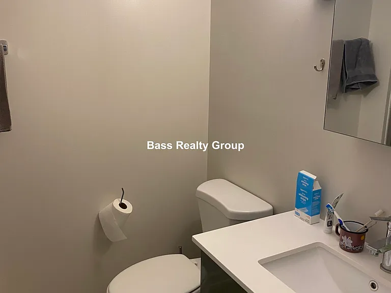 5021 N Kenmore Ave #204 — Photo 16
