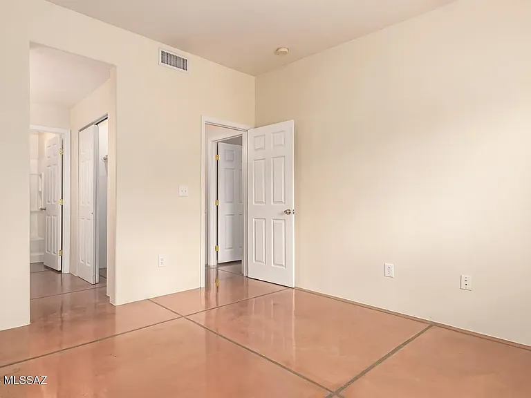533 W San Xavier St — Photo 6