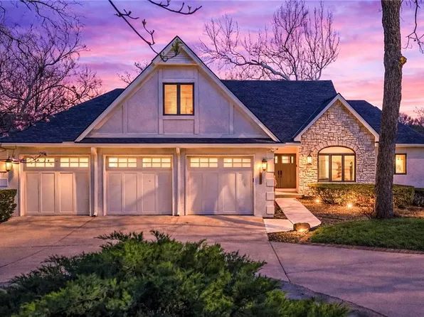 8111 NW Hillside Dr, Weatherby Lake, MO 64152