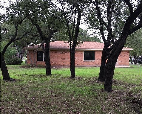 2nd image of 2501 Woodhaven Dr