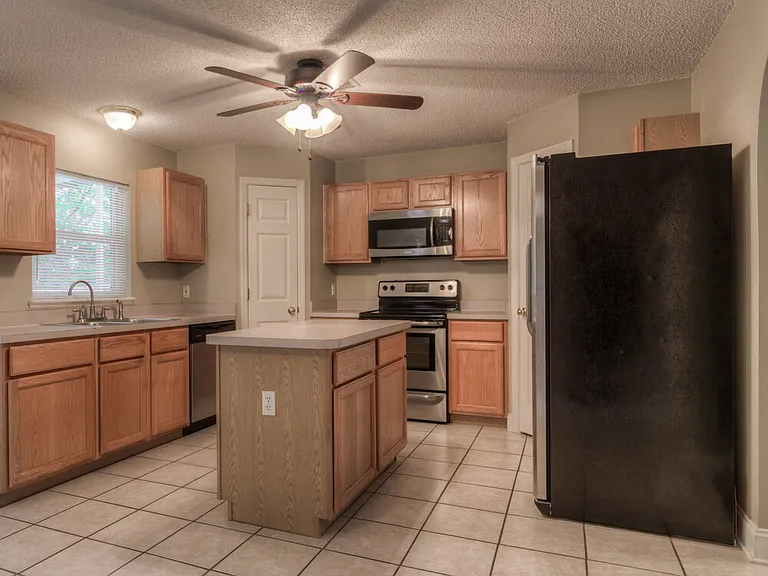 4231 Stonefield Dr — Photo 4
